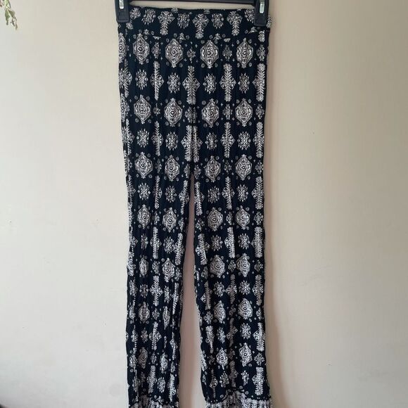 American Eagle Outfitters Pants - flare pattern pants 